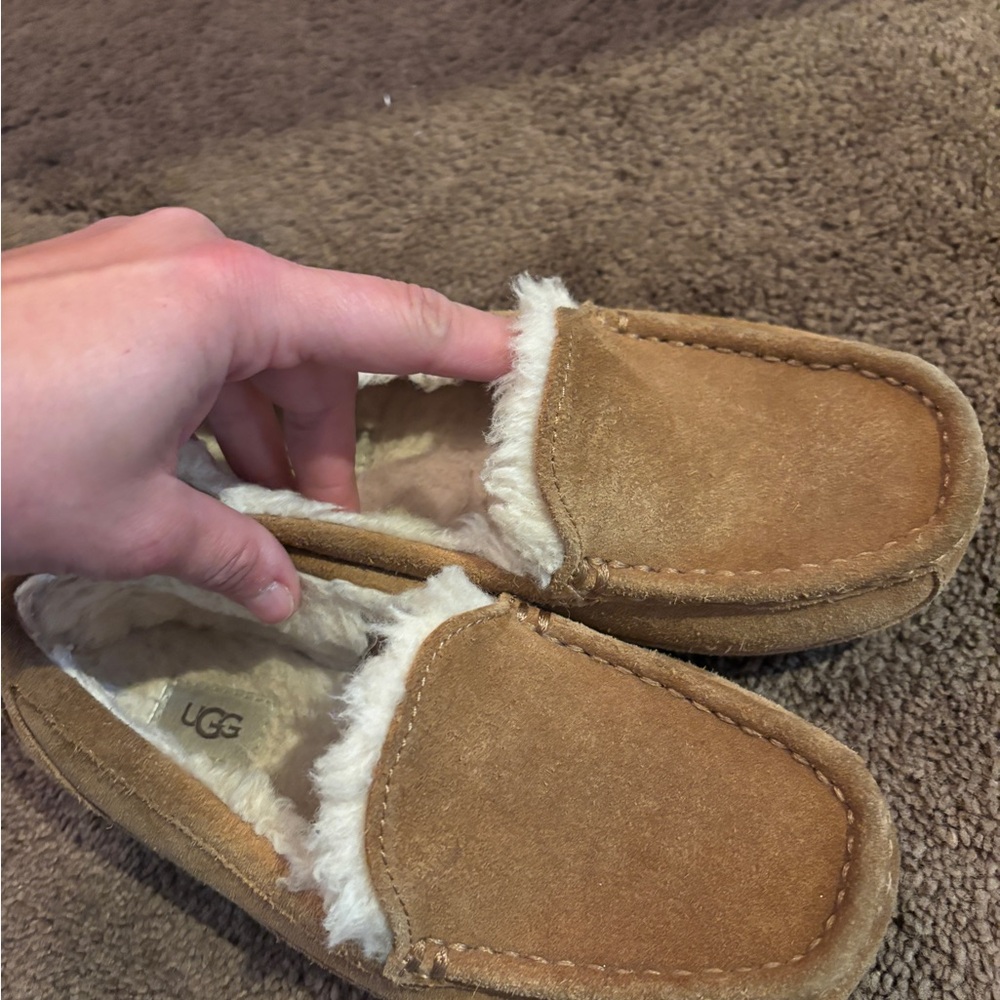 UGG Kids Chestnut Suede Shearling-Lined Slip-On Slippers size 3